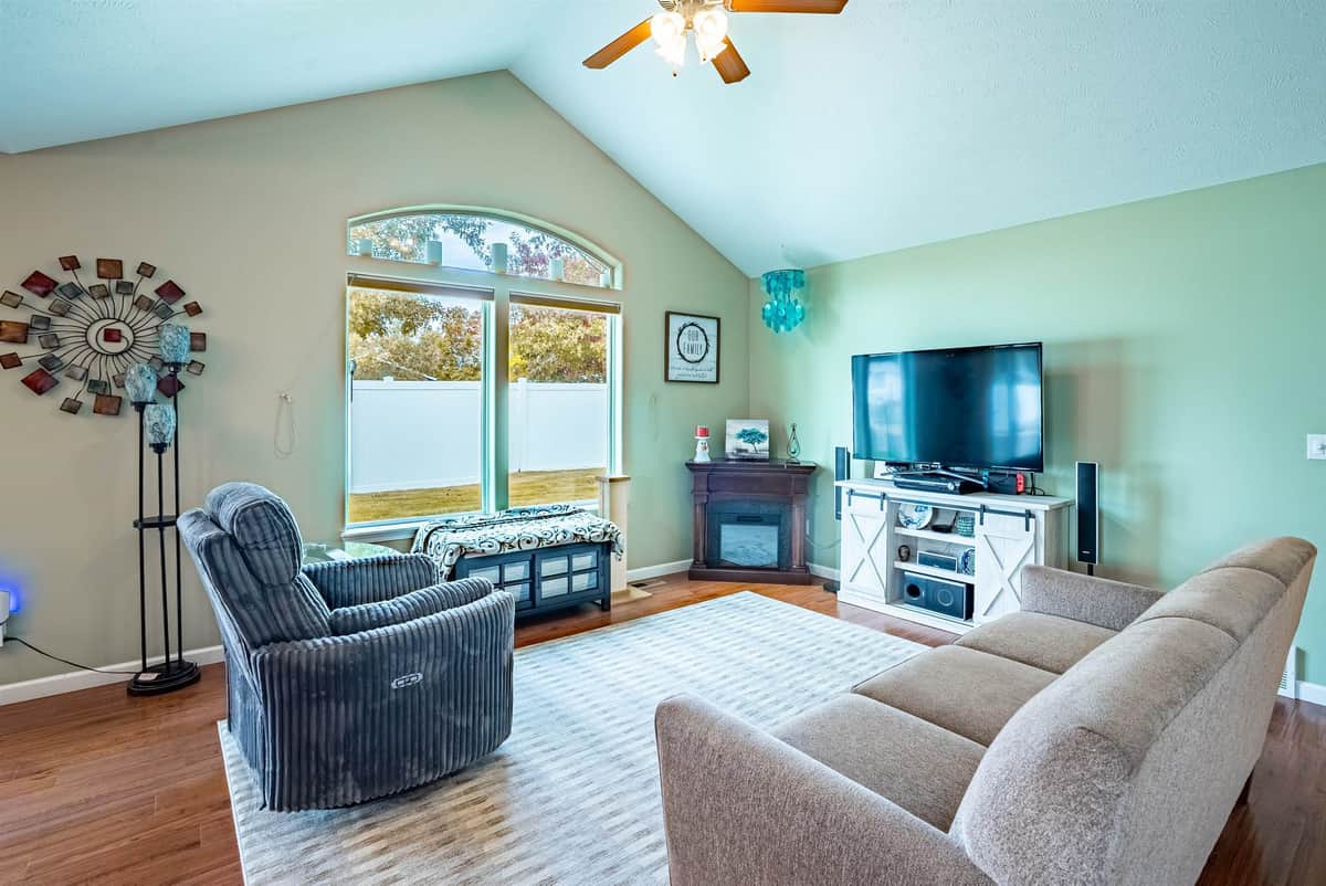 14319 E Cloverdale Ln thumbnail 4