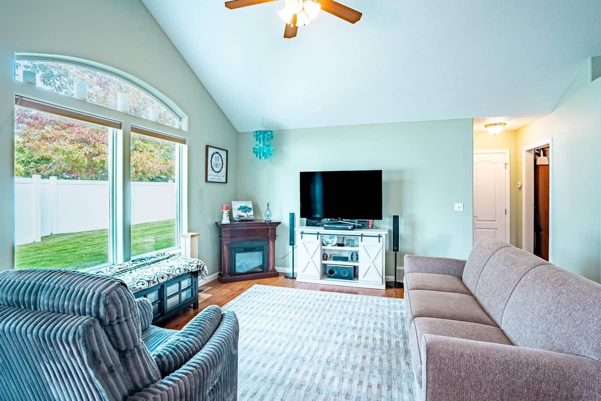 14319 E Cloverdale Ln thumbnail 5