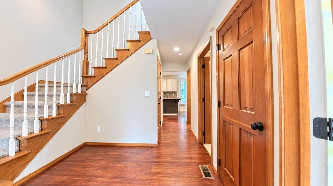 6615 S Westchester Dr thumbnail 3