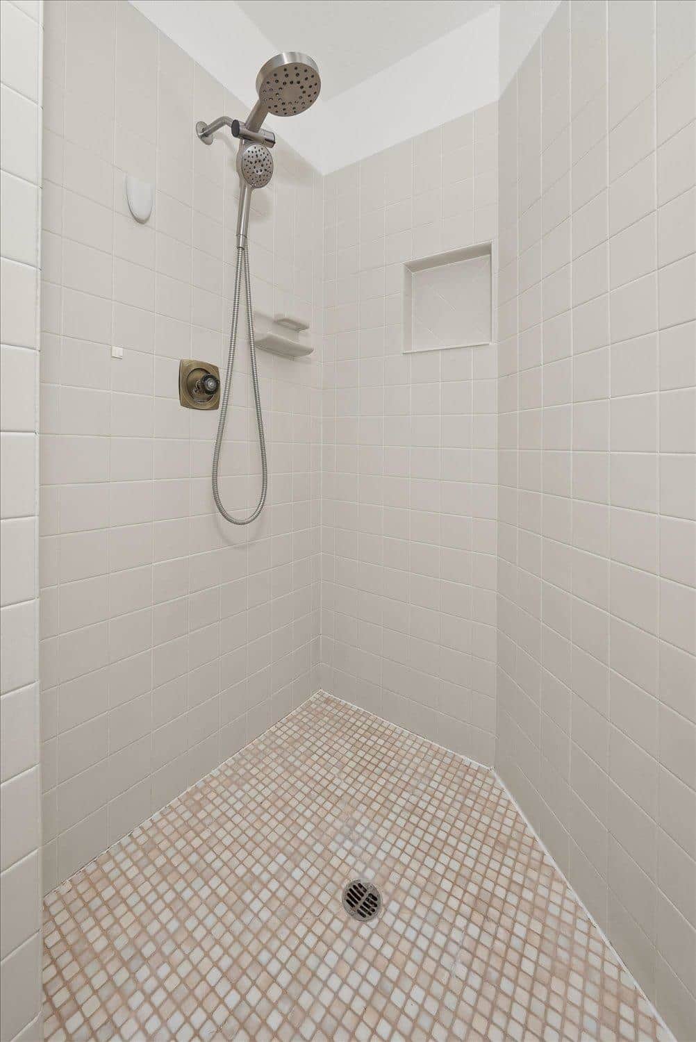 8032 E Woodview Dr thumbnail 20
