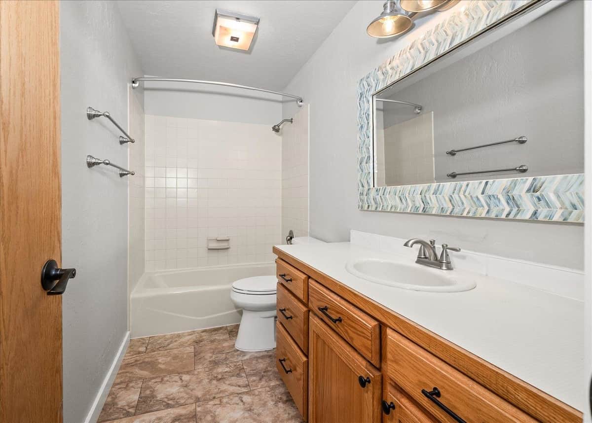 8032 E Woodview Dr thumbnail 30