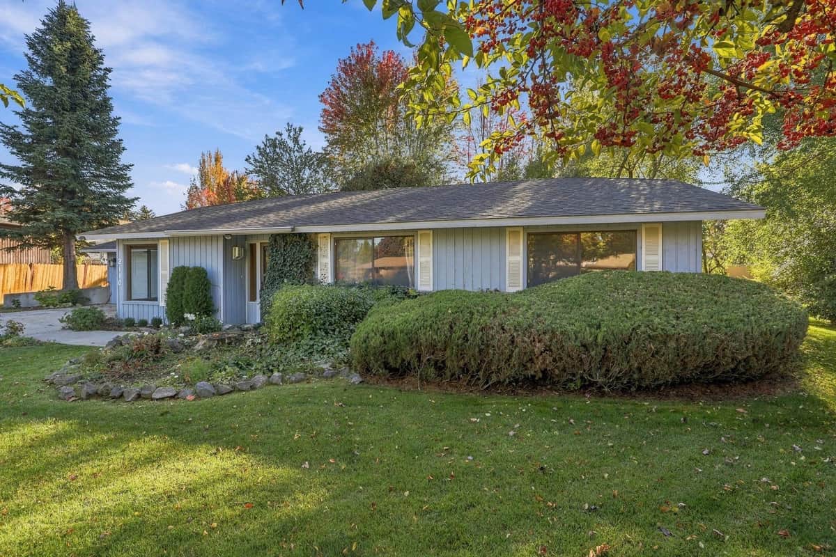 2110 E 56th Ct thumbnail 2
