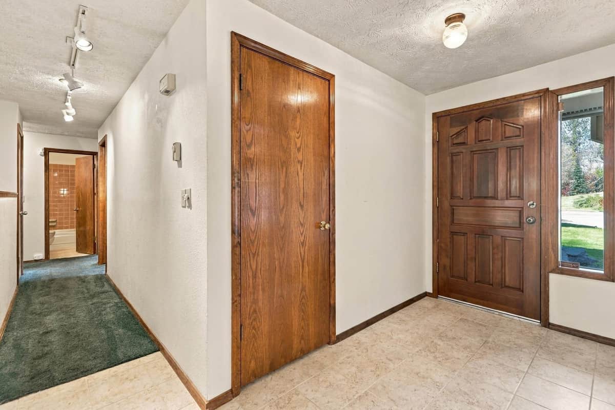 2110 E 56th Ct thumbnail 4