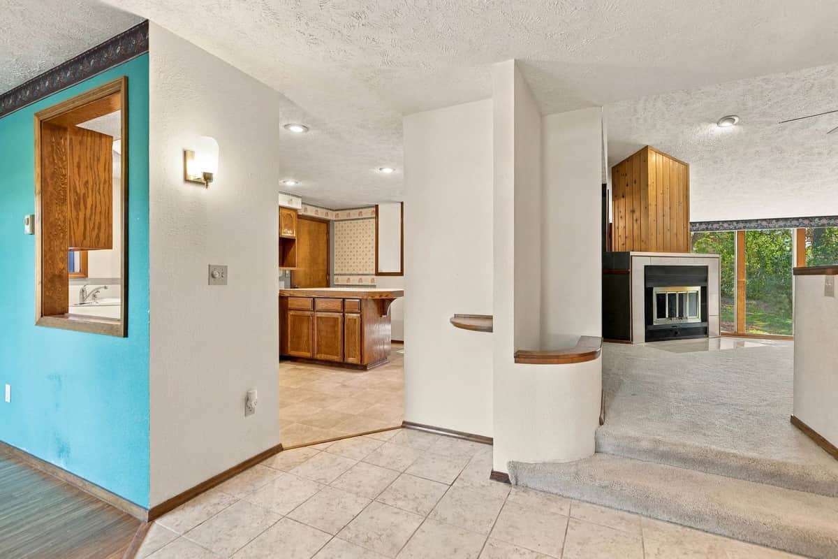 2110 E 56th Ct thumbnail 5