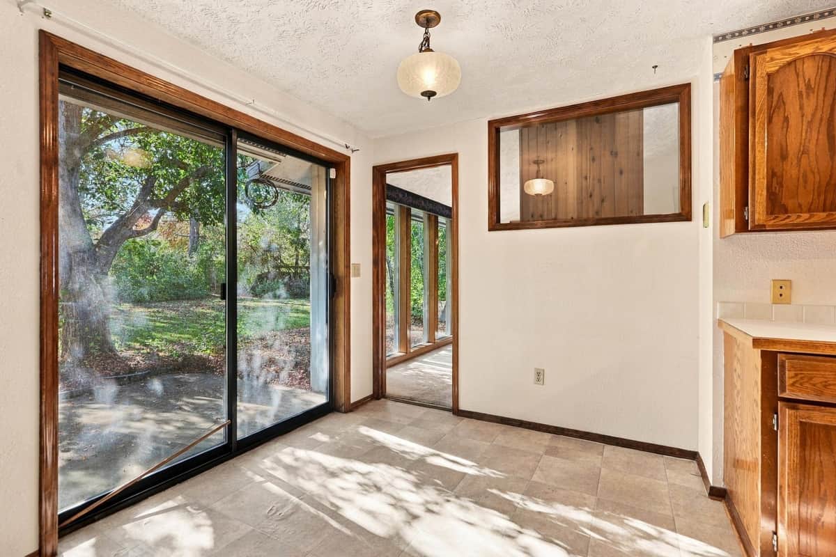 2110 E 56th Ct thumbnail 11