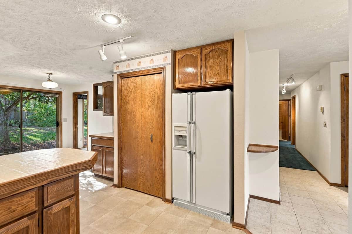 2110 E 56th Ct thumbnail 18