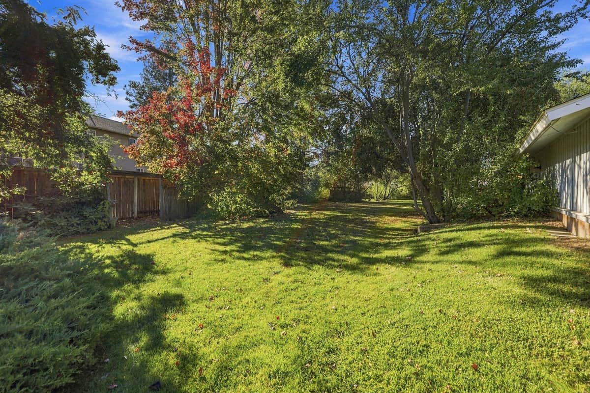 2110 E 56th Ct thumbnail 31