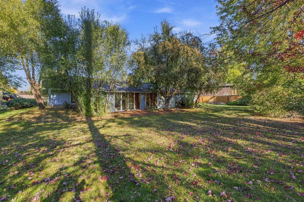 2110 E 56th Ct thumbnail 32