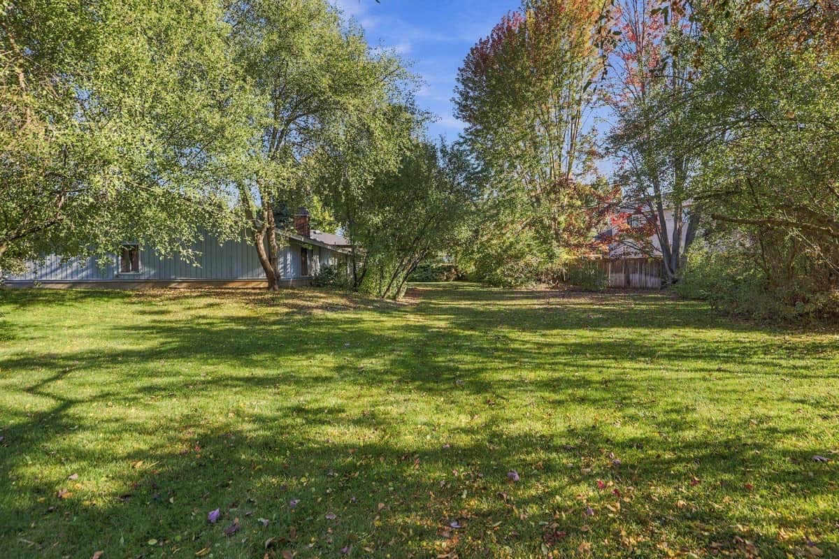 2110 E 56th Ct thumbnail 33