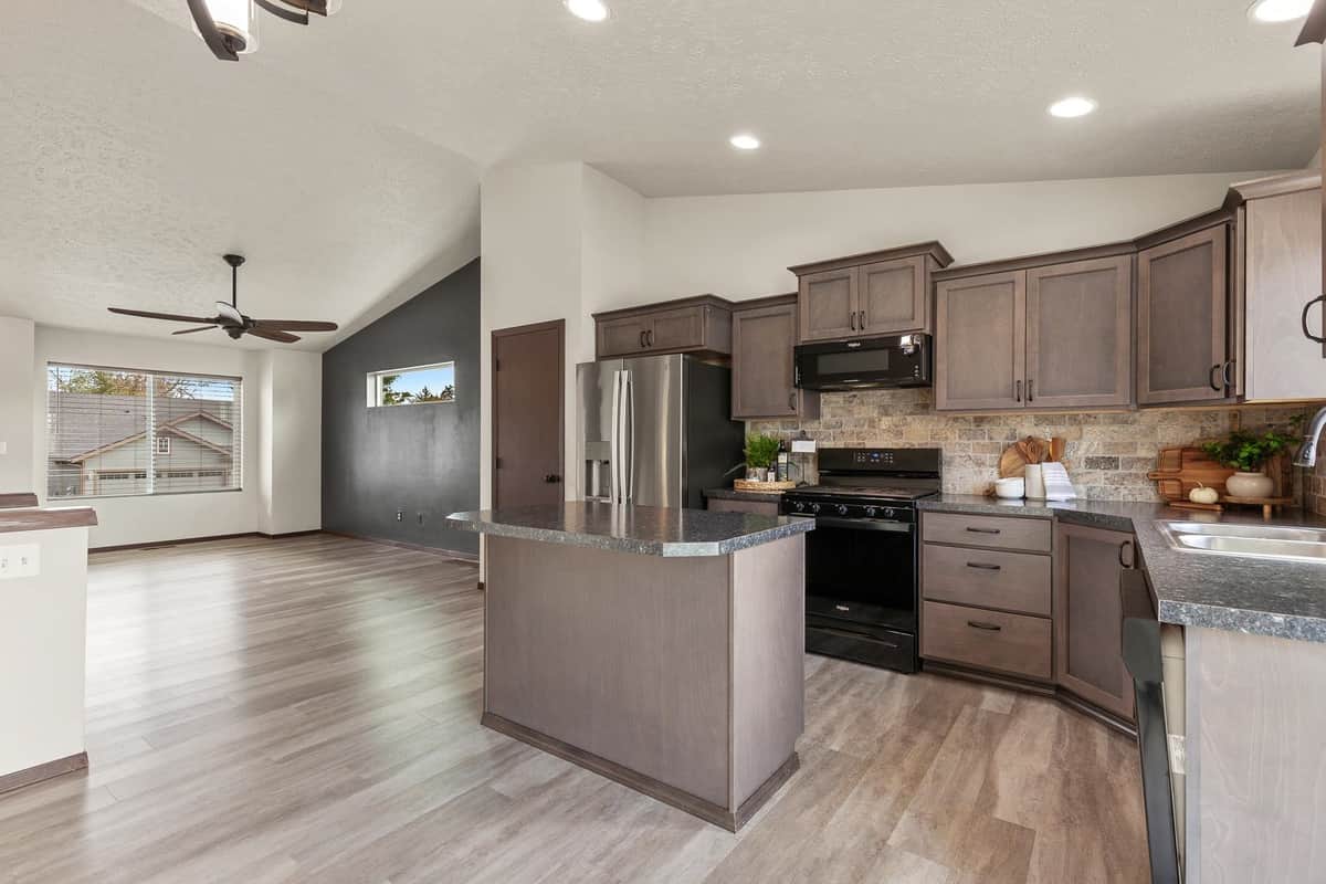 521 N Calvin Ln thumbnail 9