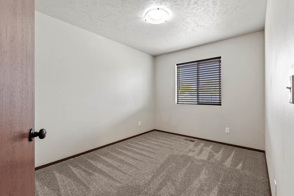 521 N Calvin Ln thumbnail 15