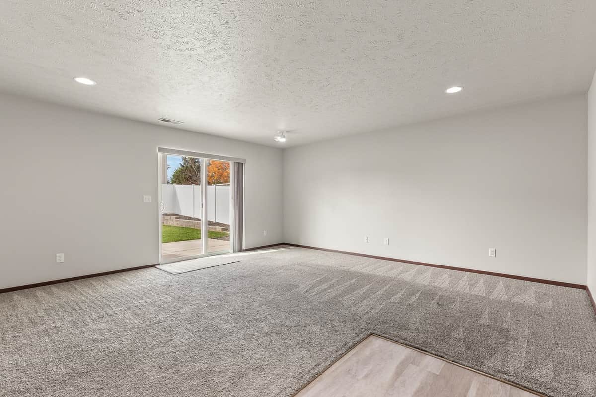 521 N Calvin Ln thumbnail 18