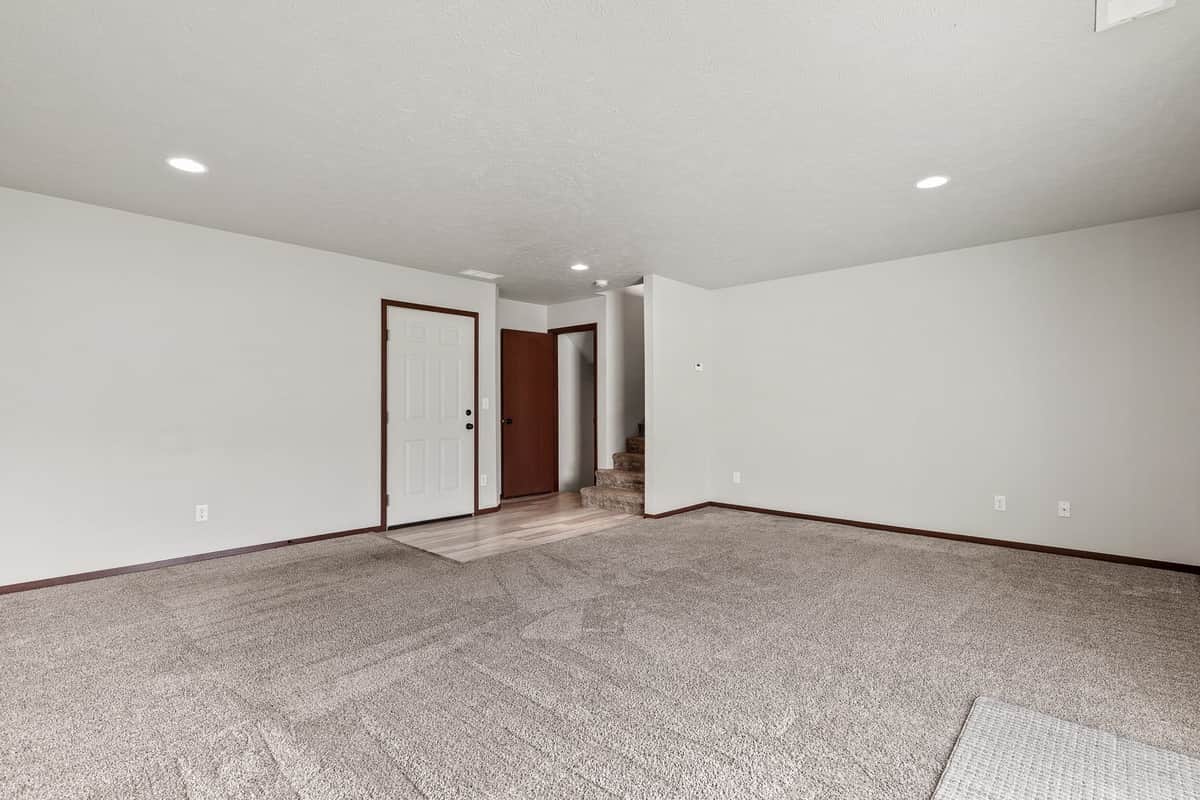 521 N Calvin Ln thumbnail 19