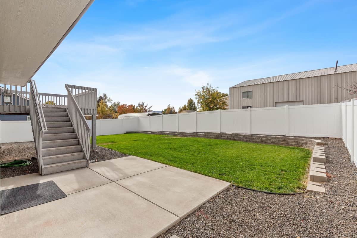 521 N Calvin Ln thumbnail 26
