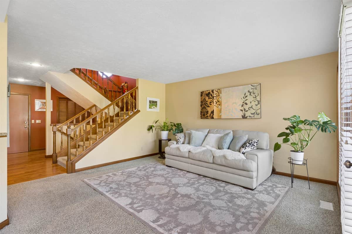 702 W Briar Cliff Ct thumbnail 14