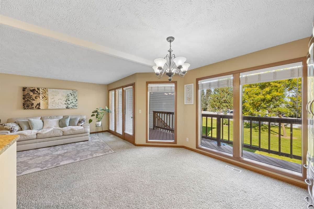 702 W Briar Cliff Ct thumbnail 15
