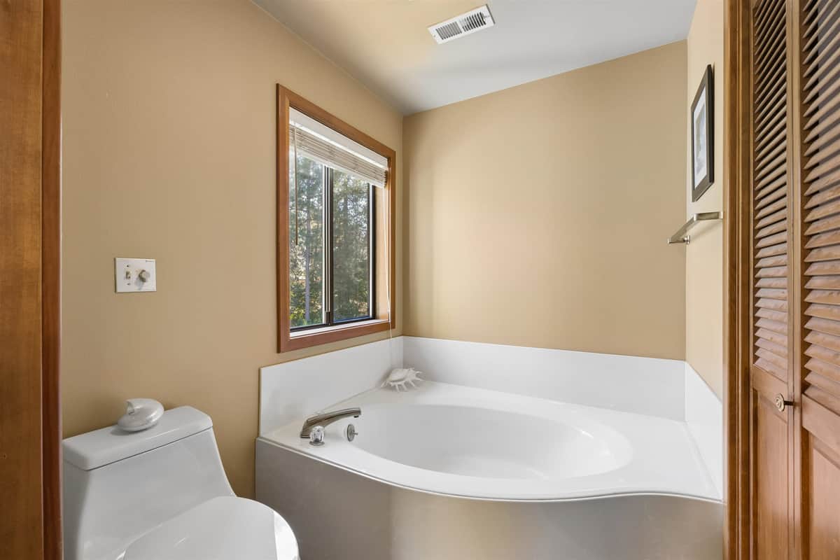 702 W Briar Cliff Ct thumbnail 19