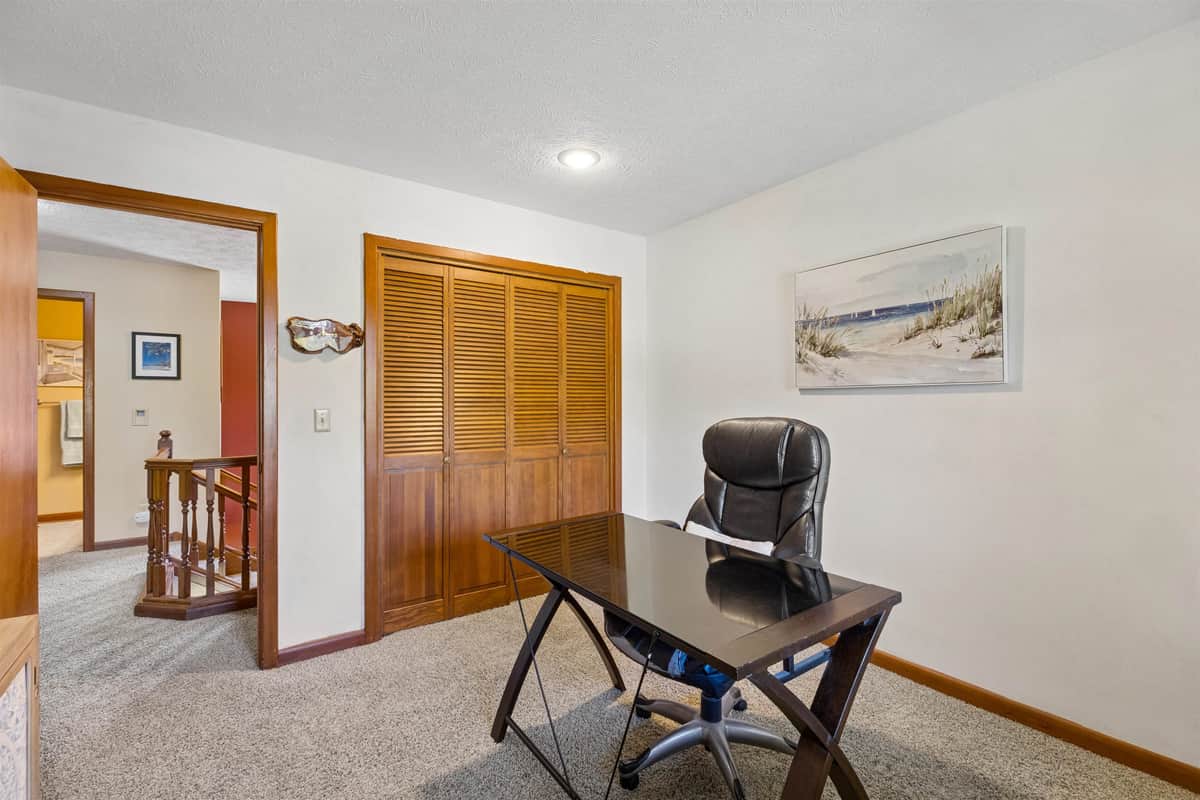 702 W Briar Cliff Ct thumbnail 20
