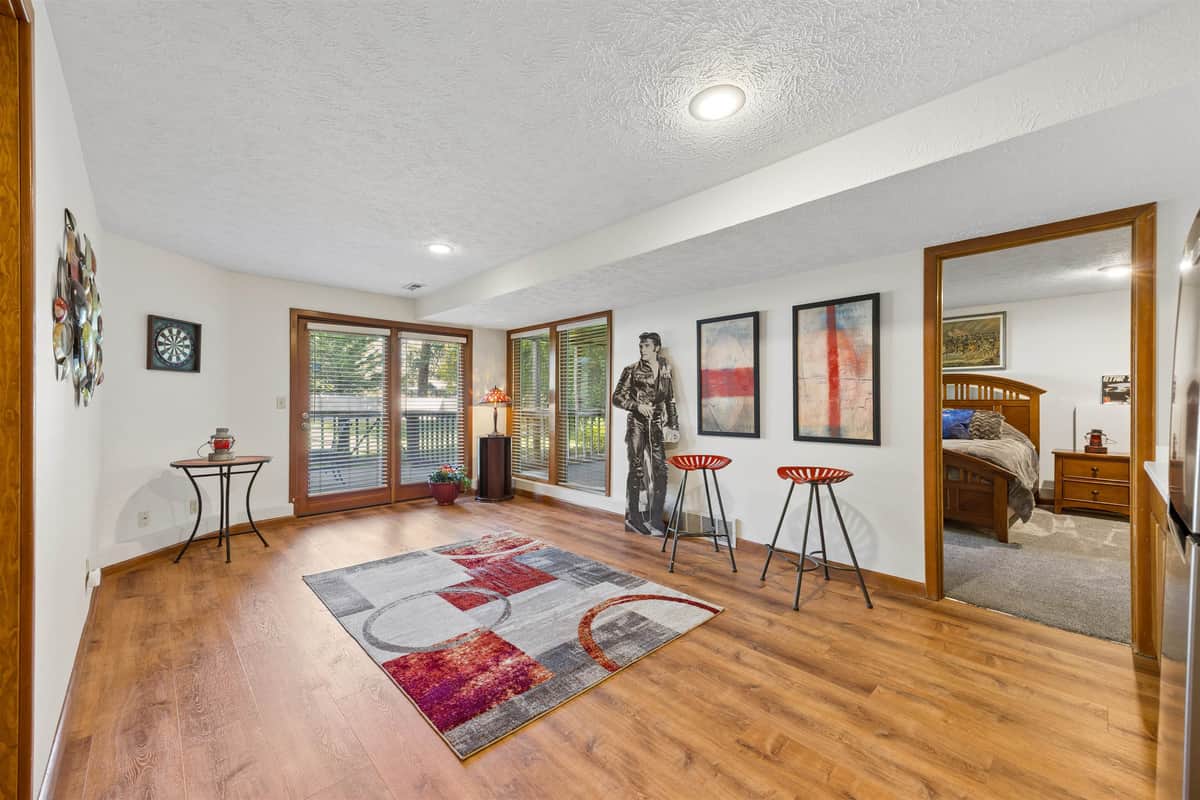 702 W Briar Cliff Ct thumbnail 22