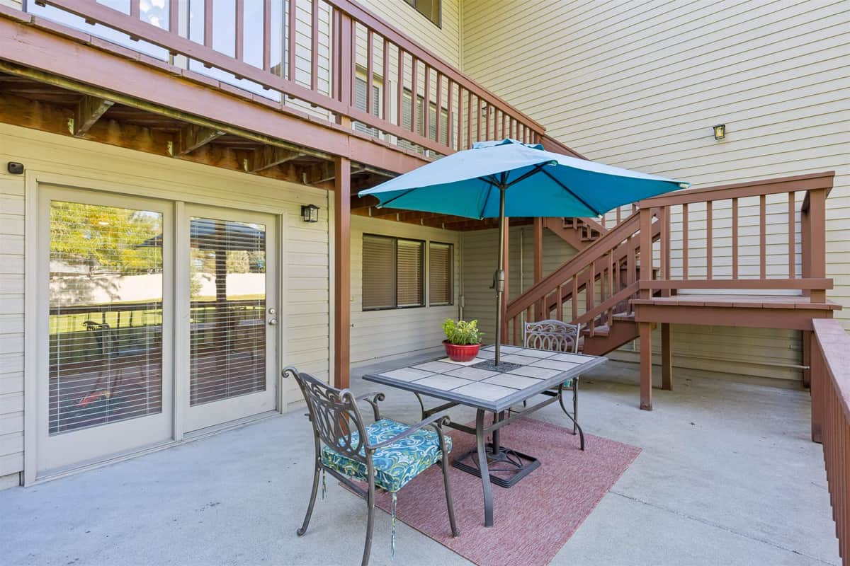 702 W Briar Cliff Ct thumbnail 33