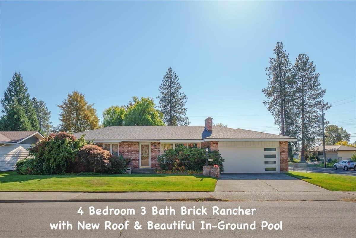 2633 W Woodside Ave