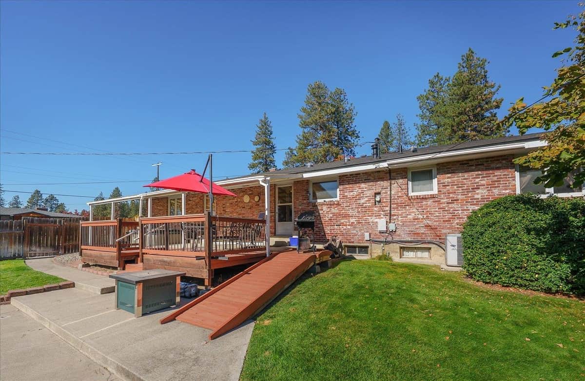 2633 W Woodside Ave thumbnail 8