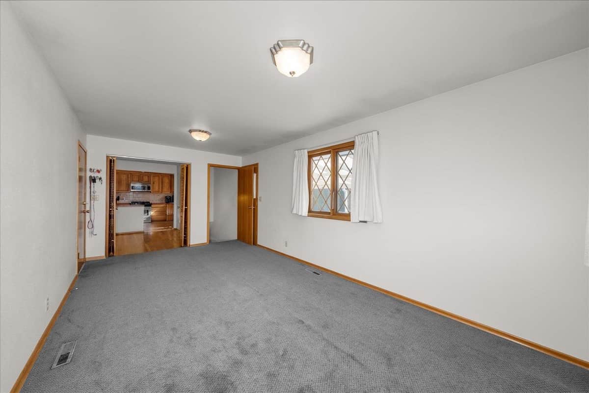 2633 W Woodside Ave thumbnail 24