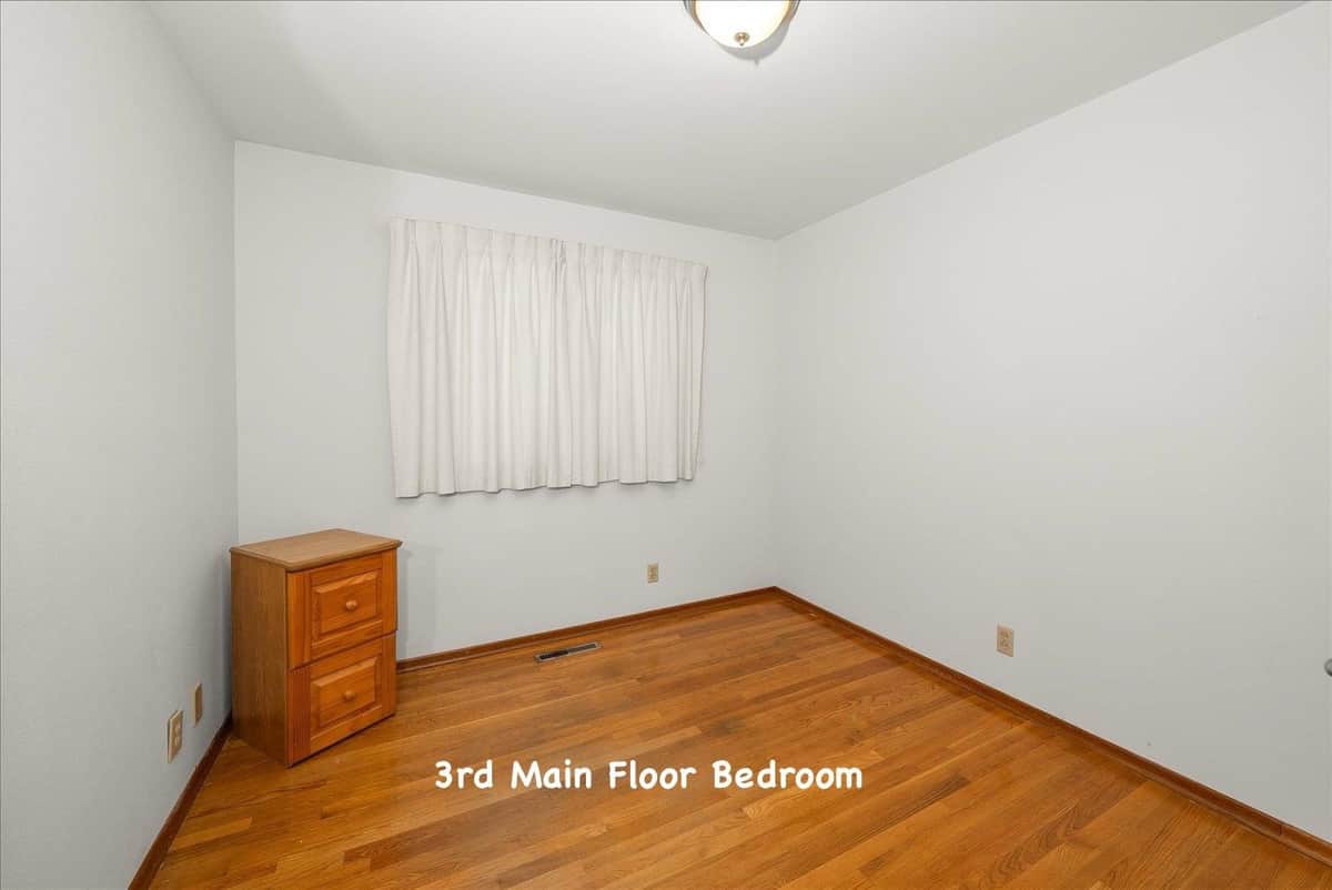2633 W Woodside Ave thumbnail 32