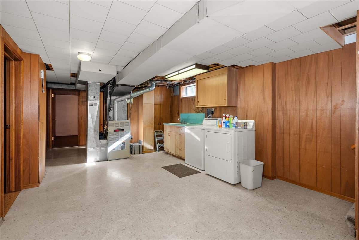 2633 W Woodside Ave thumbnail 36