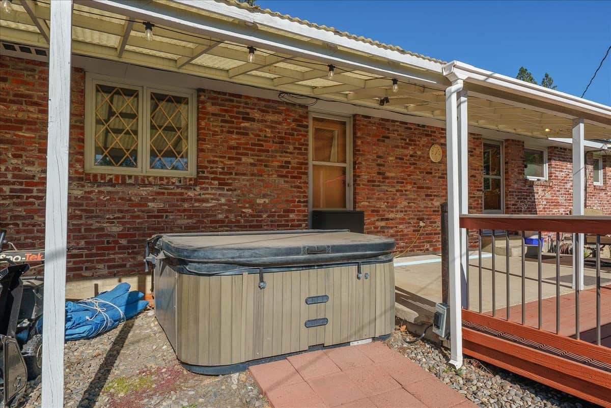 2633 W Woodside Ave thumbnail 39