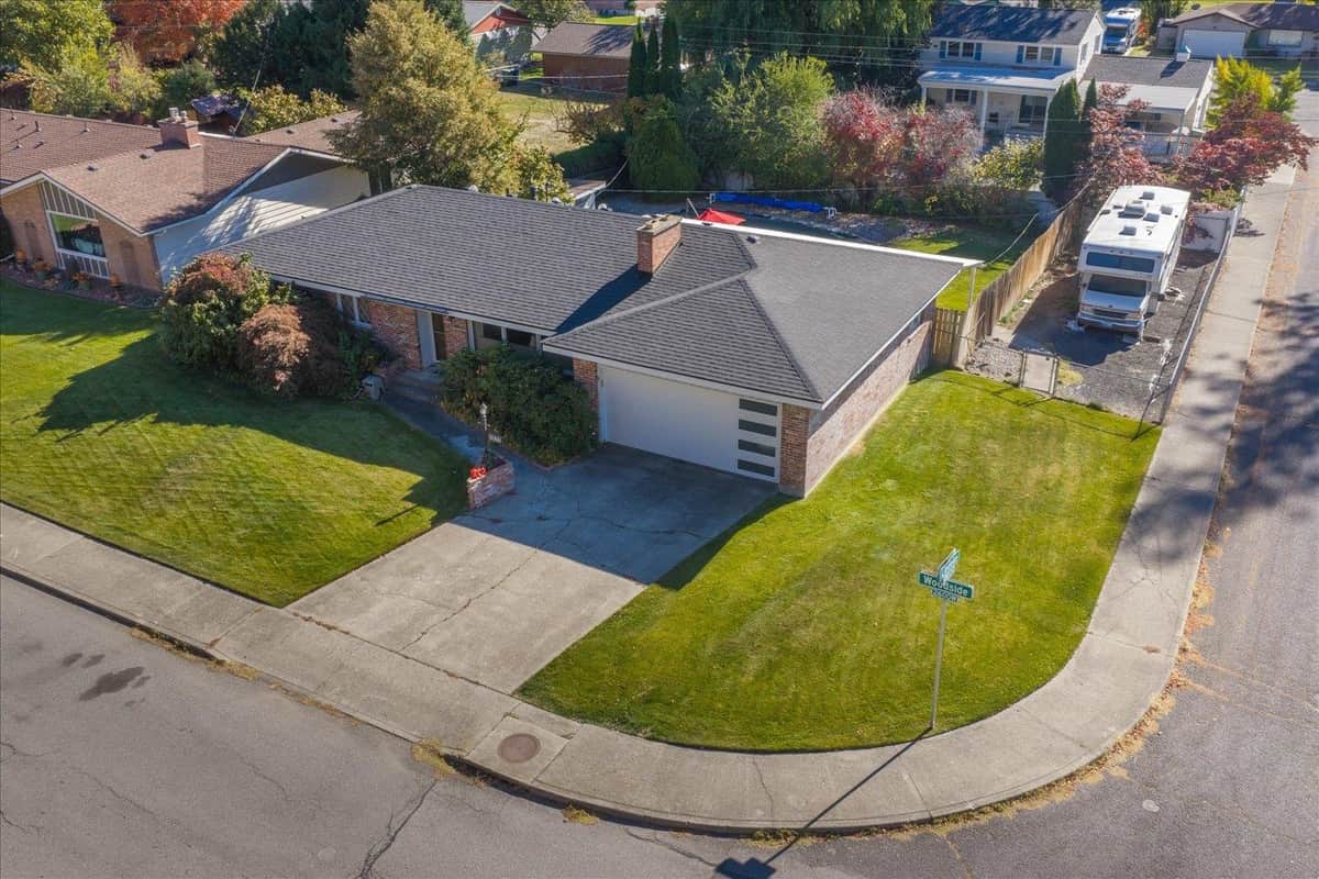 2633 W Woodside Ave thumbnail 46