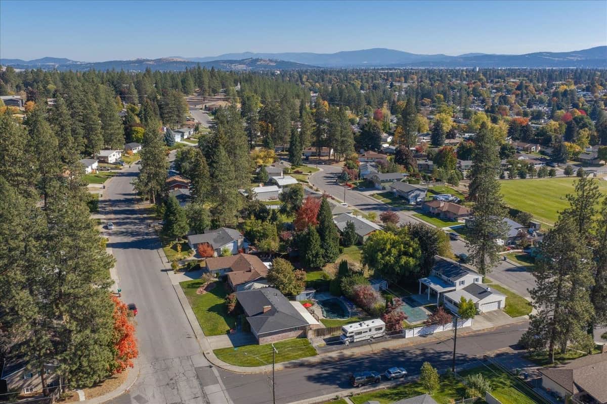 2633 W Woodside Ave thumbnail 48