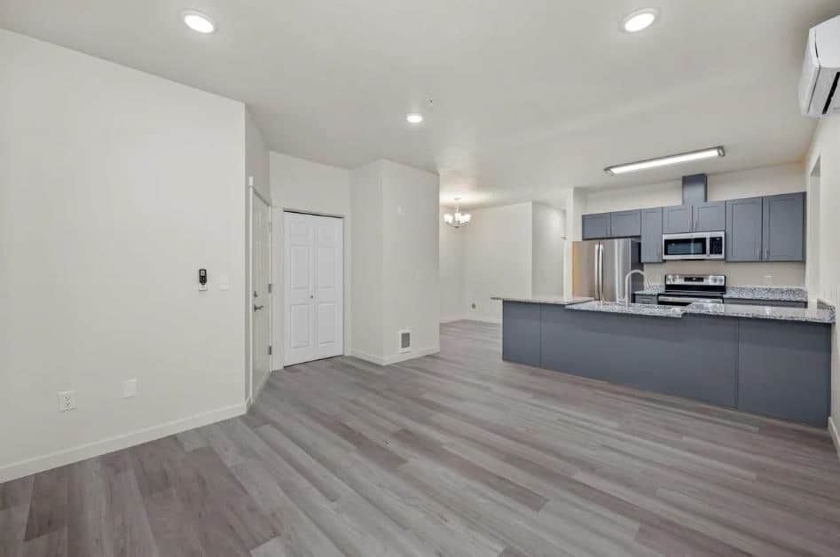 1441 E 1ST St thumbnail 2