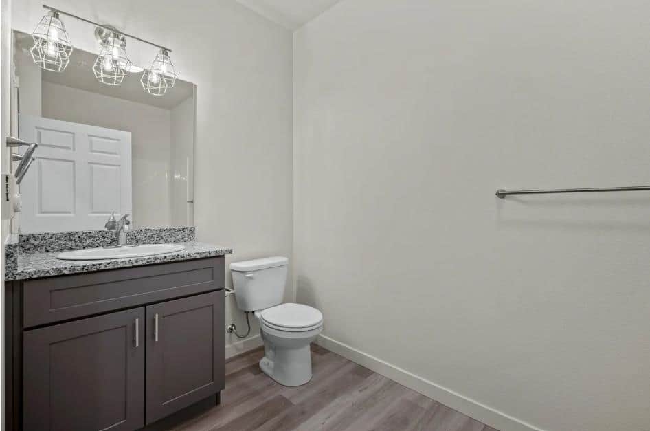 1441 E 1ST St thumbnail 4