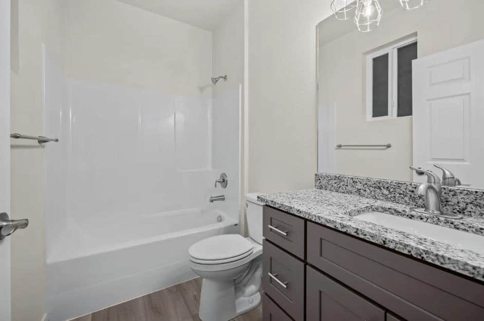 1441 E 1ST St thumbnail 7