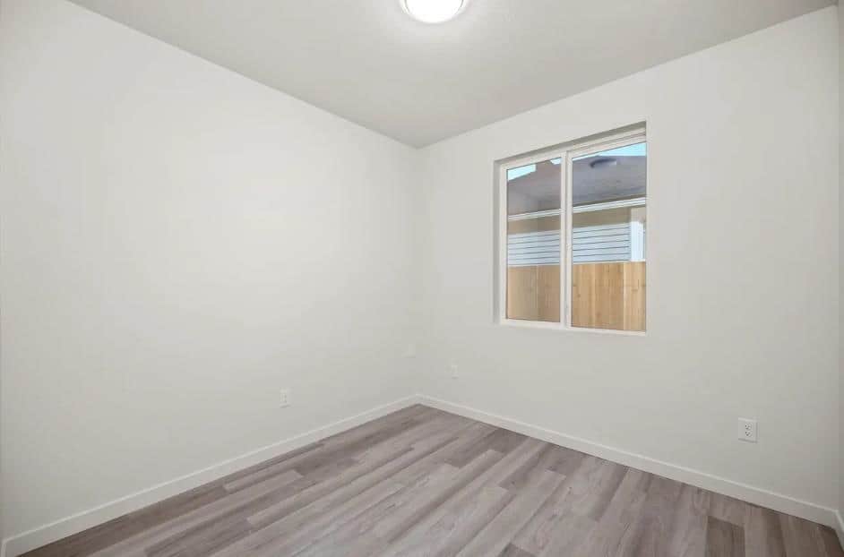 1441 E 1ST St thumbnail 8
