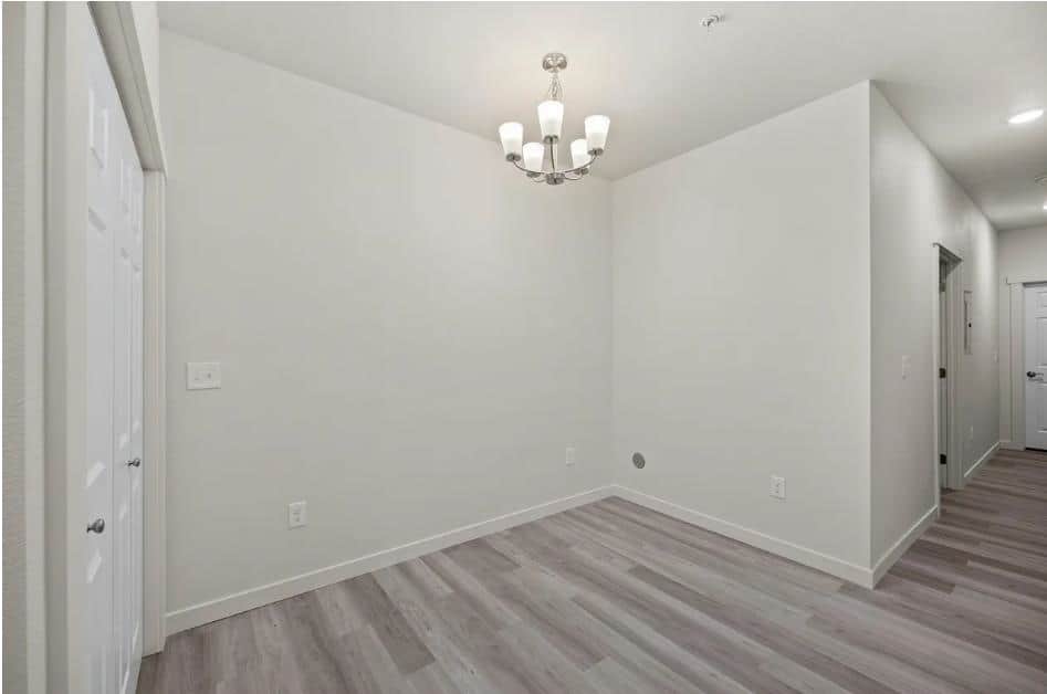 1441 E 1ST St thumbnail 9