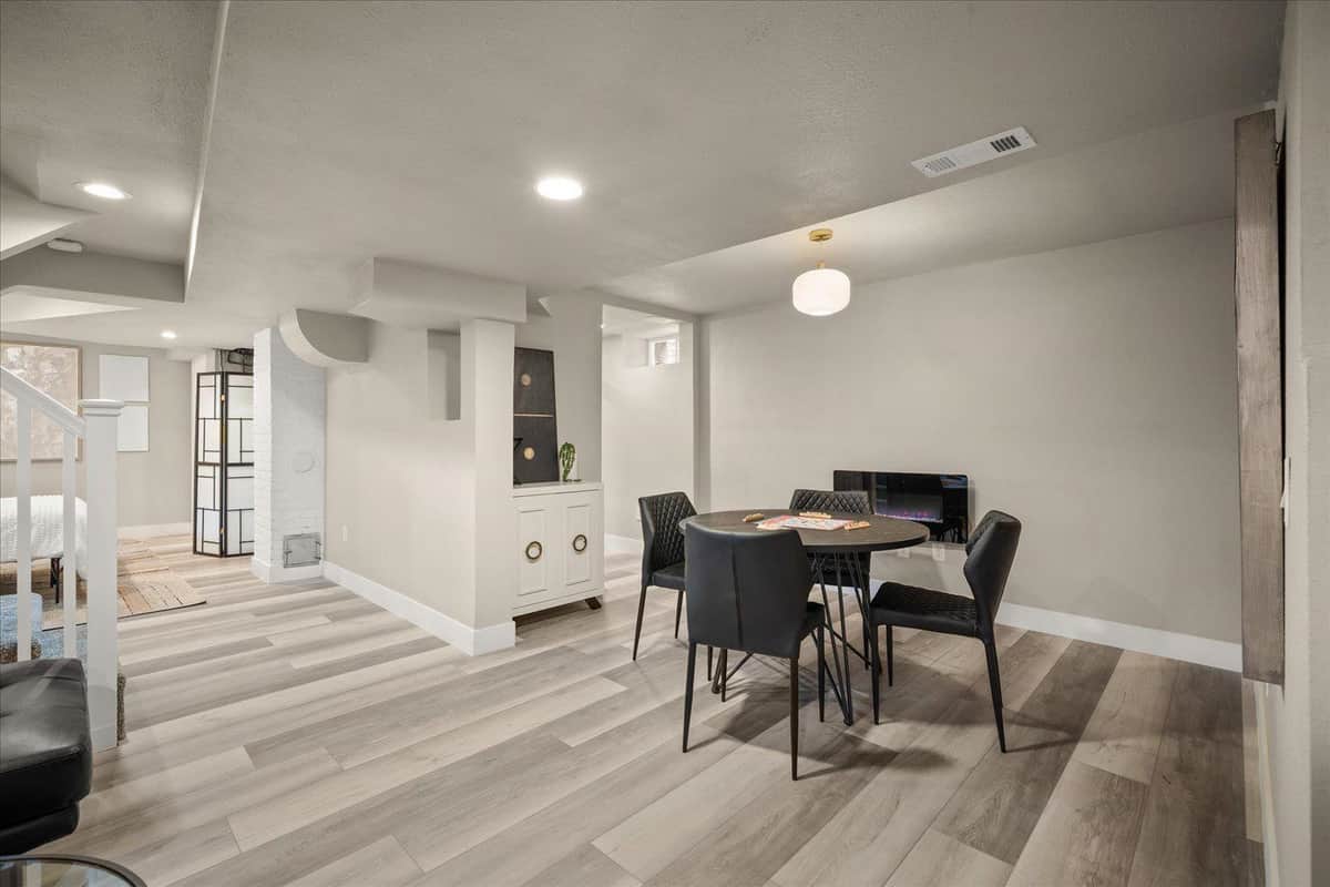 42 W 23rd Ave thumbnail 30