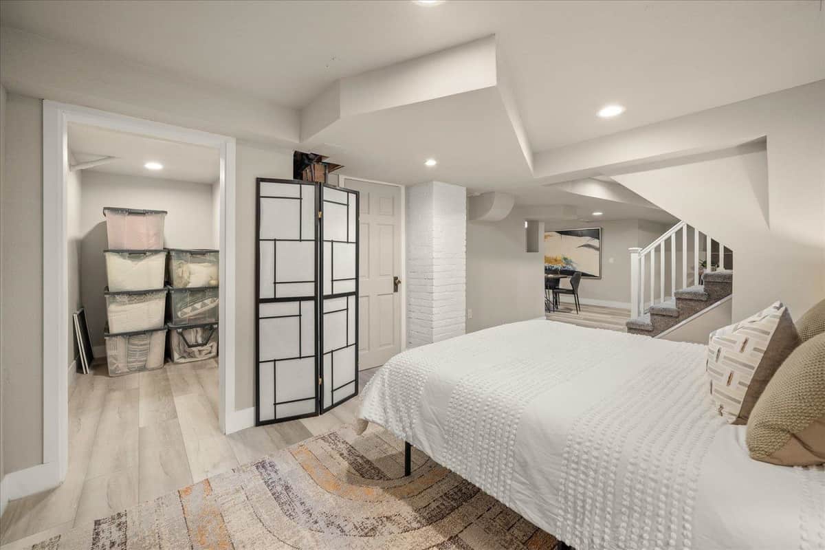 42 W 23rd Ave thumbnail 33