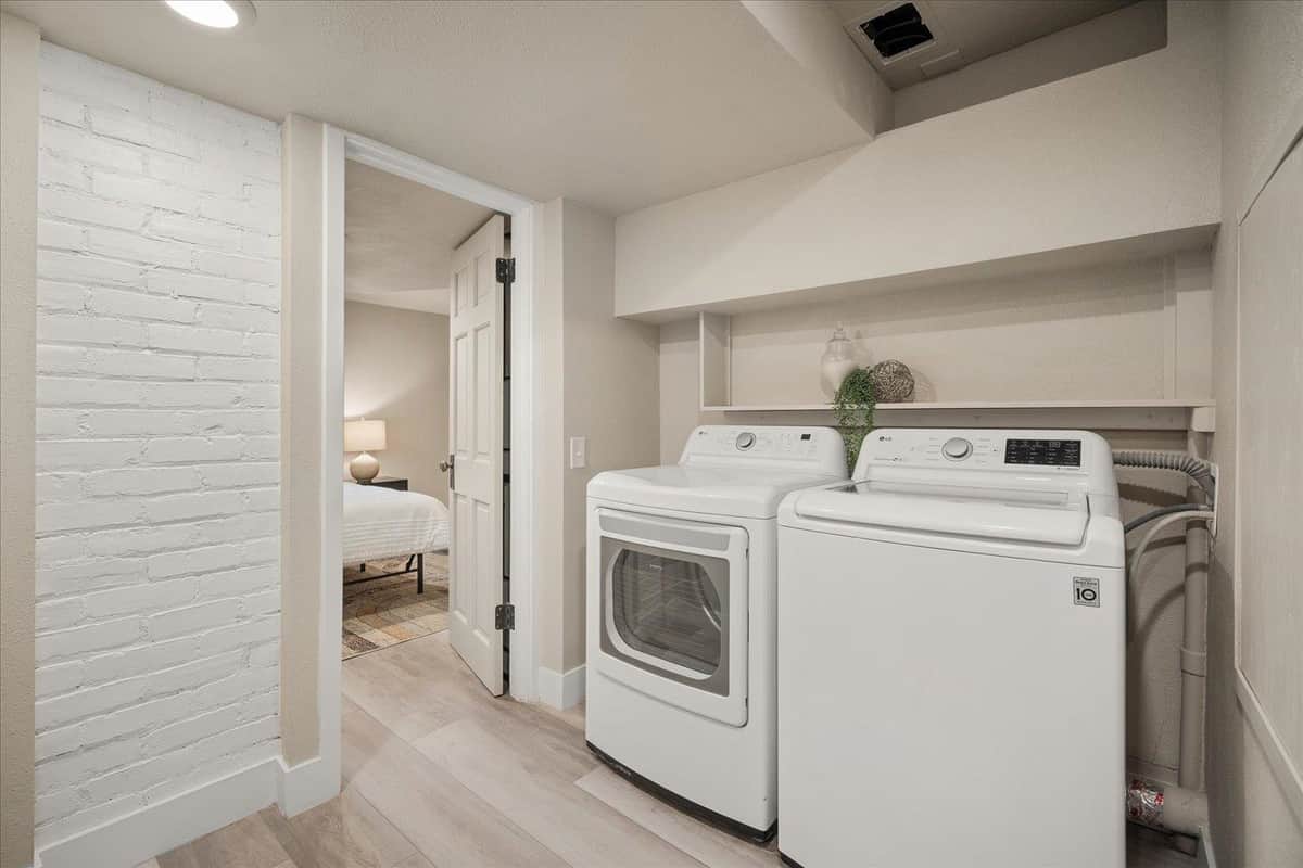42 W 23rd Ave thumbnail 35