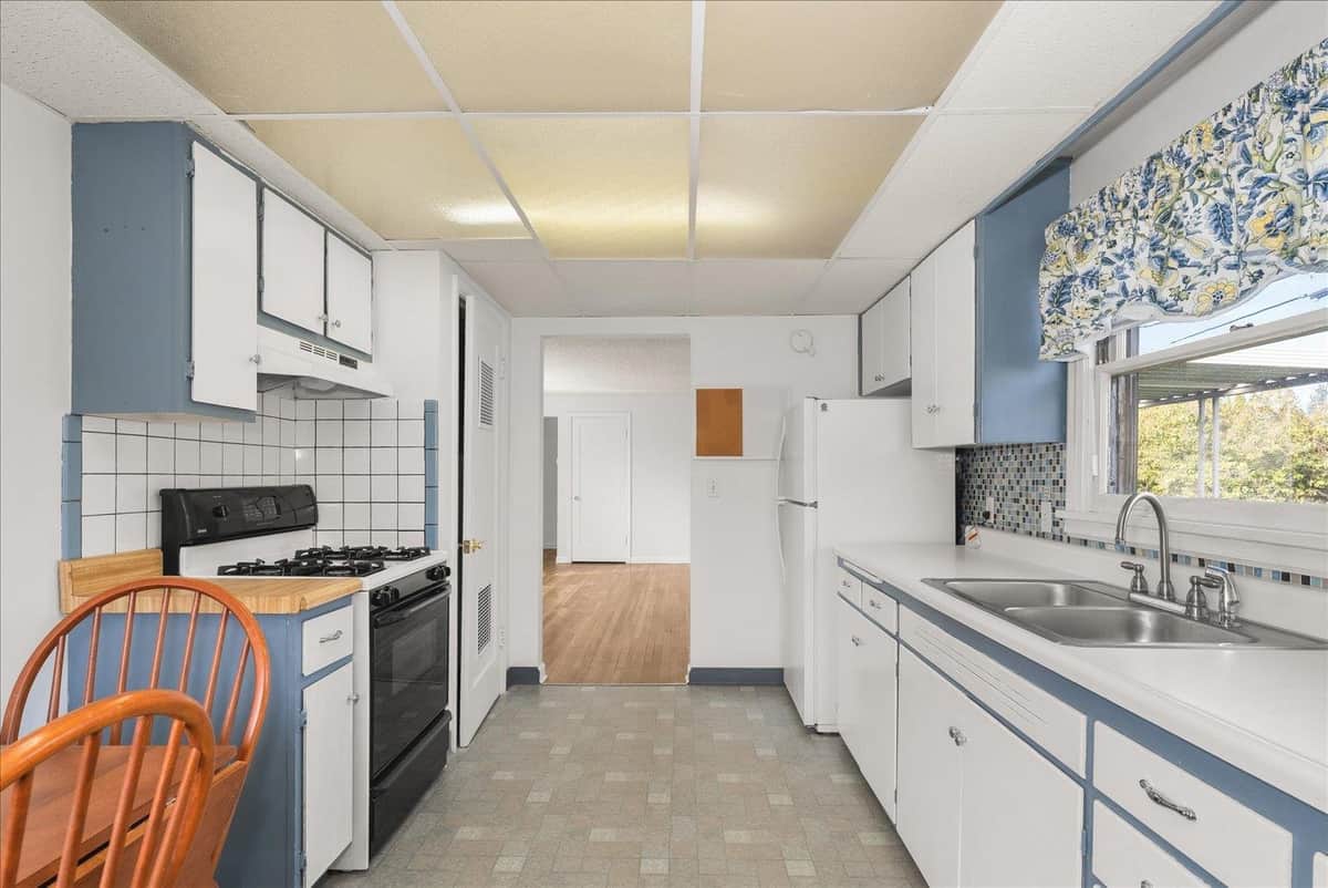 104 W FRANKLIN Ct thumbnail 11