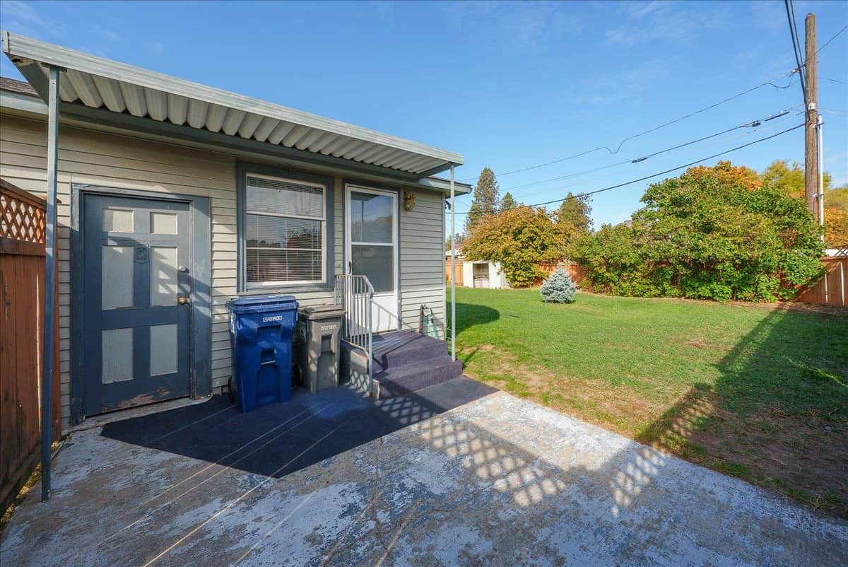 104 W FRANKLIN Ct thumbnail 20