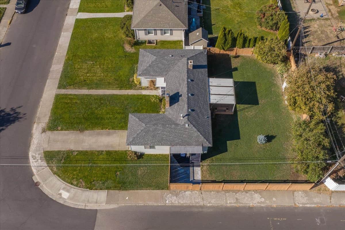 104 W FRANKLIN Ct thumbnail 23