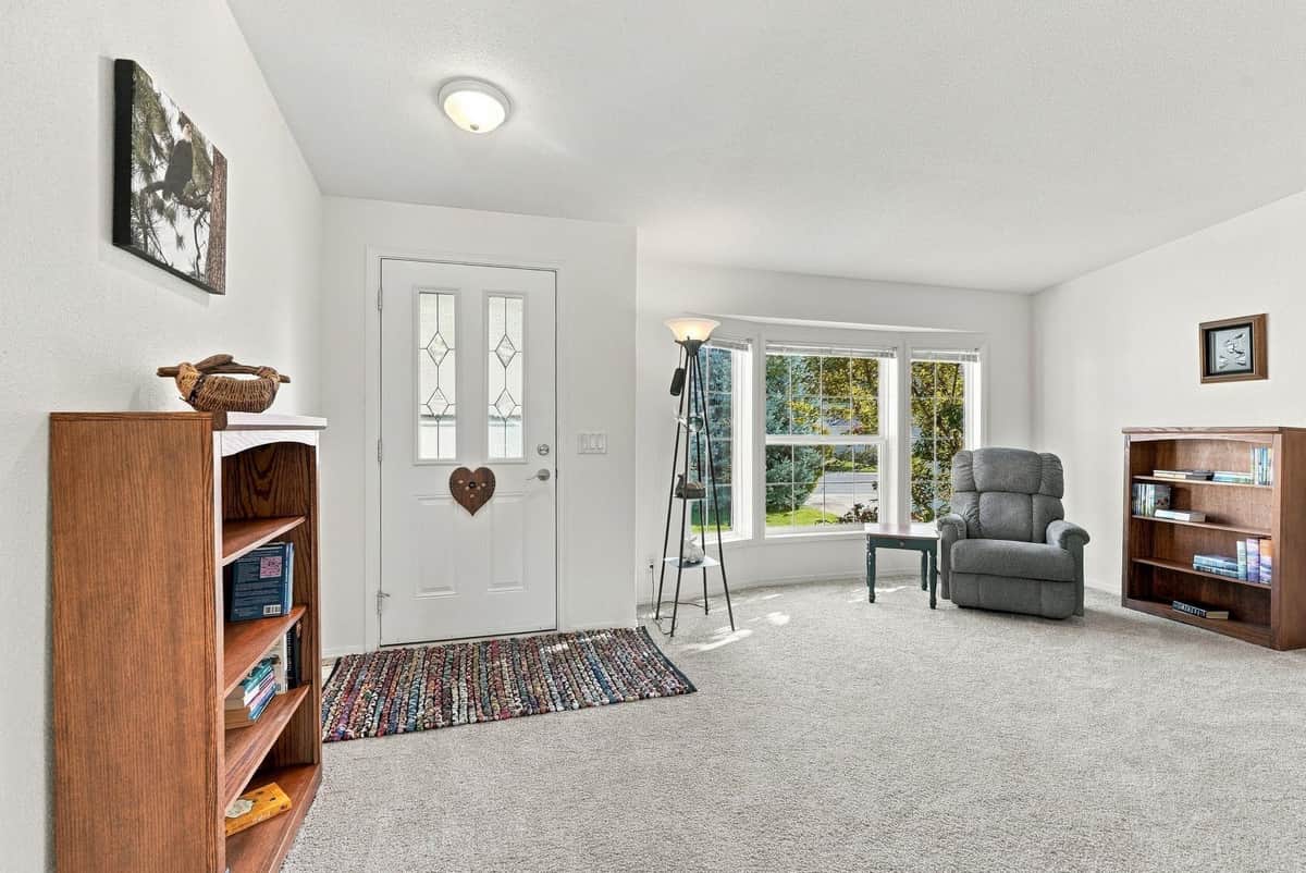 10425 N MAXIMILIAN Ln thumbnail 4