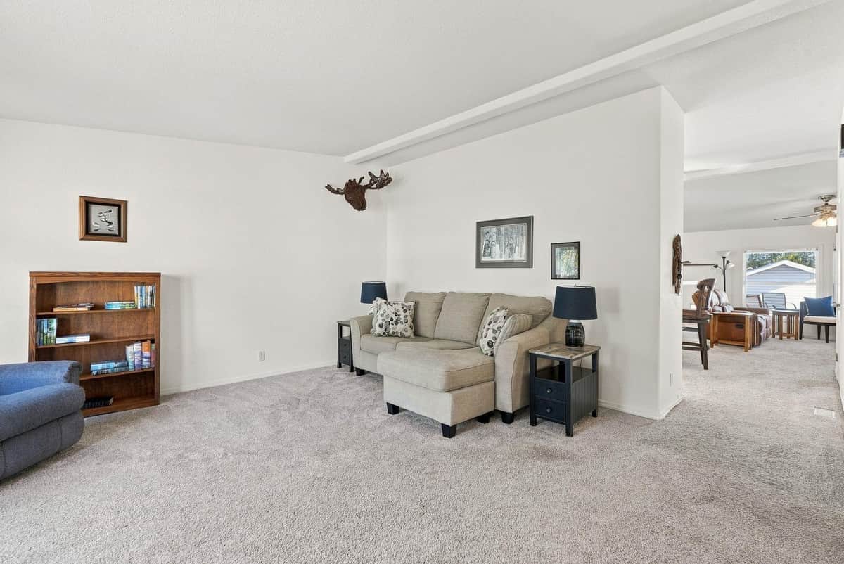 10425 N MAXIMILIAN Ln thumbnail 5