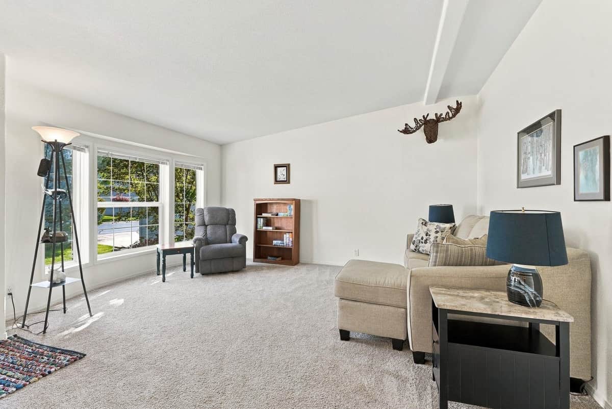 10425 N MAXIMILIAN Ln thumbnail 6