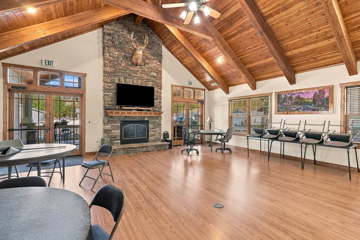 10425 N MAXIMILIAN Ln thumbnail 32