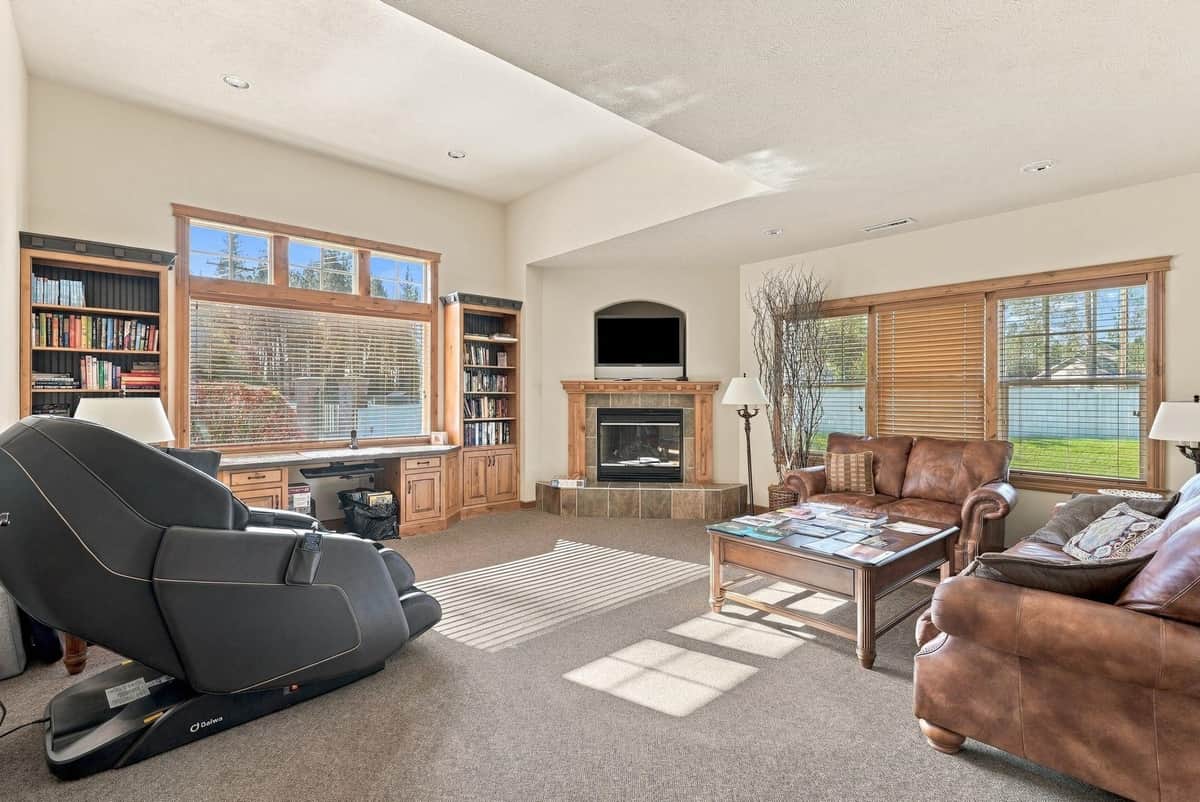 10425 N MAXIMILIAN Ln thumbnail 33