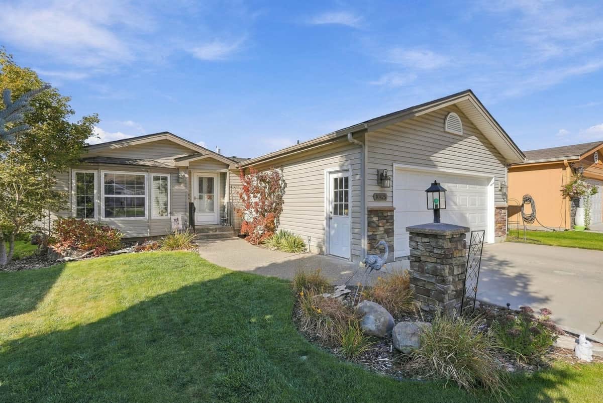 10425 N MAXIMILIAN Ln thumbnail 2
