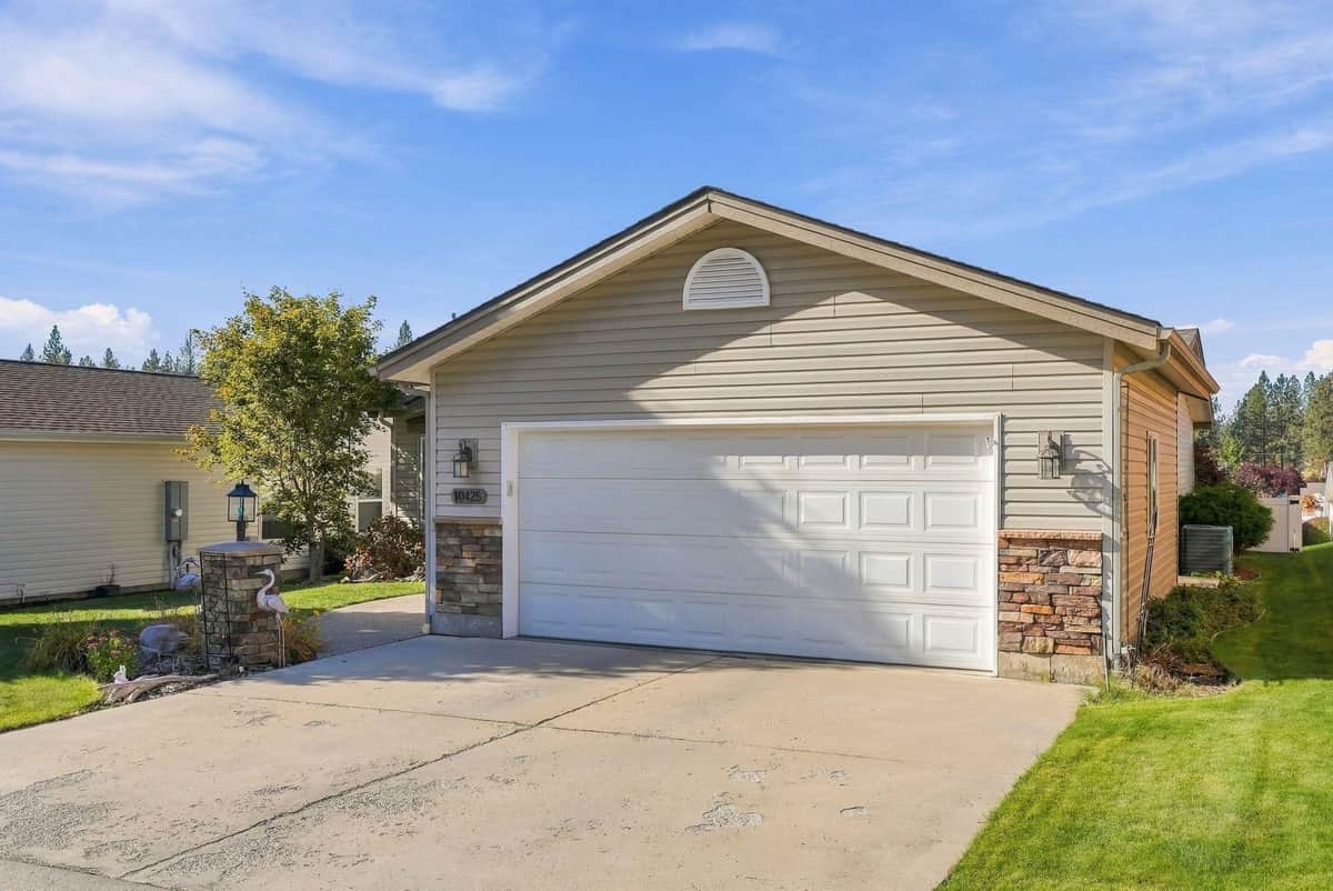 10425 N MAXIMILIAN Ln thumbnail 3
